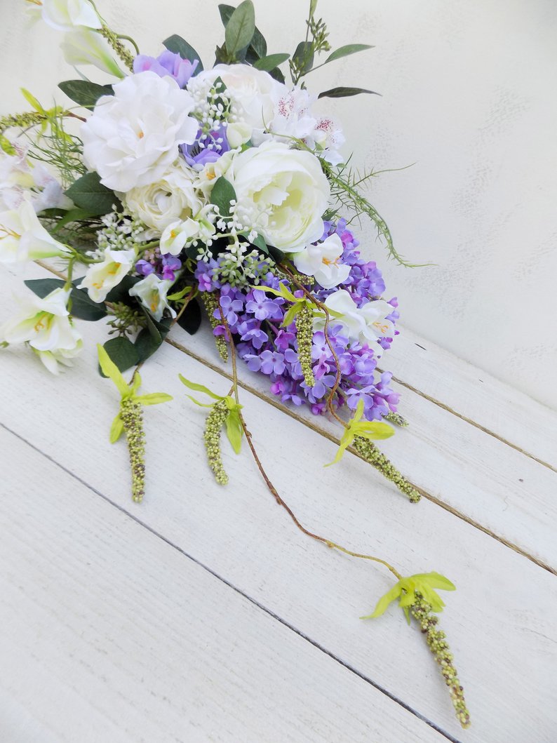 I fiori di seta per abiti da sposa: cosa sono