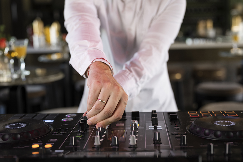 DJ per il proprio matrimonio: come scegliere il sound perfetto