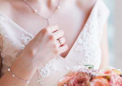 Gioielli sposa: come sceglierli e abbinarli all’abito da sposa