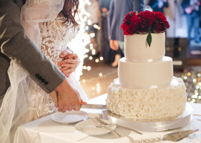 Torta nuziale estiva: le idee più di tendenza per un matrimonio indimenticabile