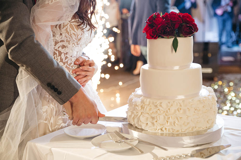 Torta nuziale estiva: le idee più di tendenza per un matrimonio indimenticabile